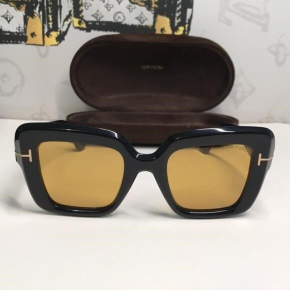 New Authentic Tom Ford TF1157 01E “Esme” Sunglasses – Shiny Black with Brown Len - Picture 7 of 12